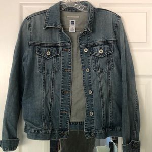 CUTEST denim jacket!!